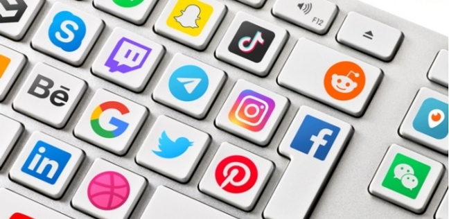 تطبيقات وسائل التواصل الاجتماعي
