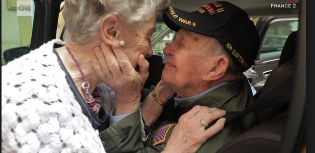 بعد 75 عام من الفراق عاشقان يلتقيان بسبب صورة احتفظ بها المحارب