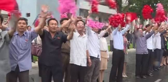 سكان كوريا الشمالية يحتفلون بالقنبلة الهيدروجينية في الشوارع