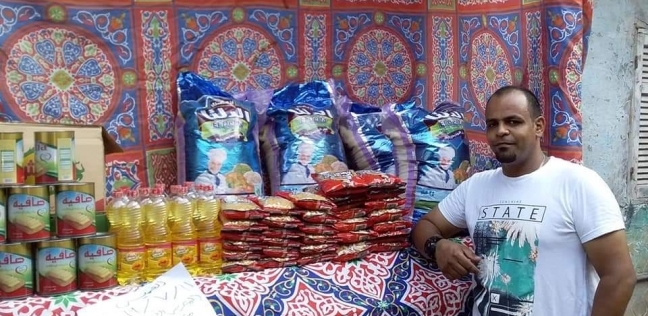 «حسين» صاحب فكرة بيع مستلزمات العيد بالتقسيط