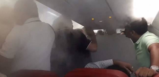طيار يبتكر طريقة غريبة لطرد الركاب من الطائرة