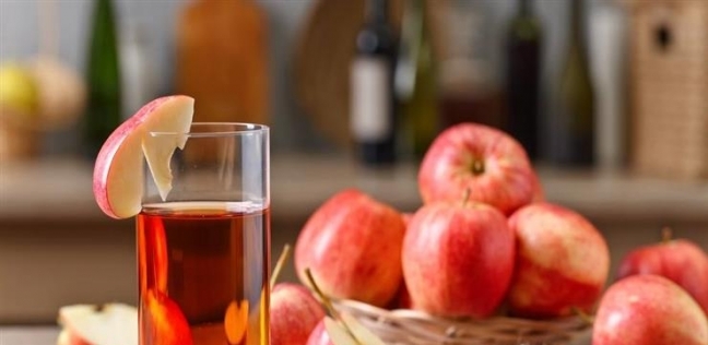 عصير التفاح مشروب يساعد على تهدئة القولون