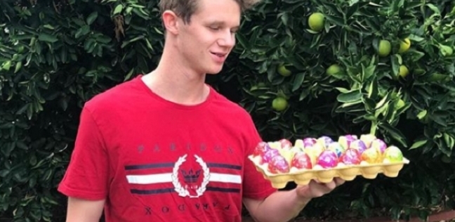 فتى البيضة يتبرع لضحايا نيوزلندا