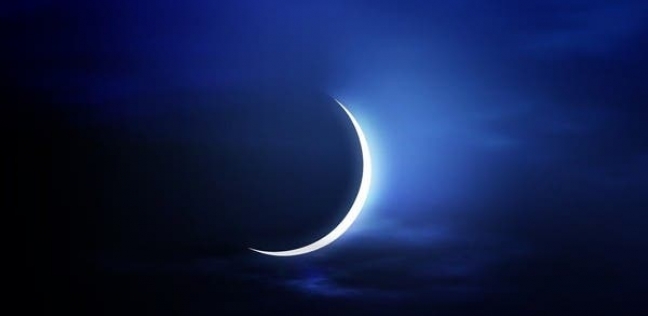 مركز الفلك الدولي:رصد أول صورة لـ«هلال آخر الشهر » وعيد الفطر الخميس
