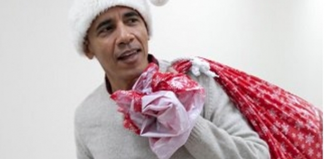 أوباما في زي بابا نويل