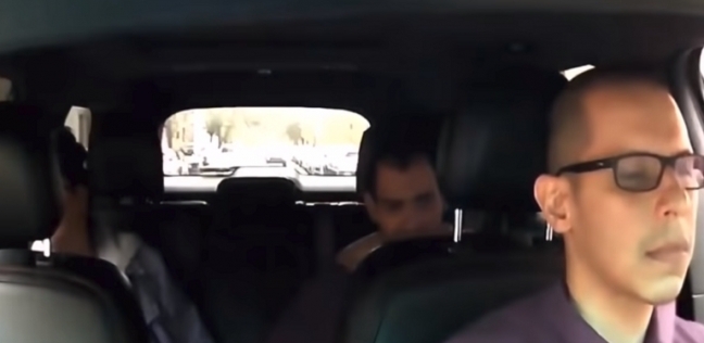 بالفيديو| راكب يضرب سائق تاكسي بطريقة وحشية في أمريكيا