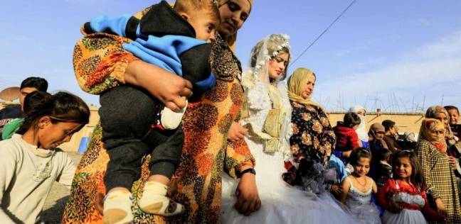 الفرحة والسعادة انتابت الحاضرين في أول فرح بمدينة الرقة في سوريا بعد طرد "داعش"