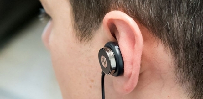 مليار شخص يواجهون خطر فقدان السمع بسبب "سماعات الأذن"
