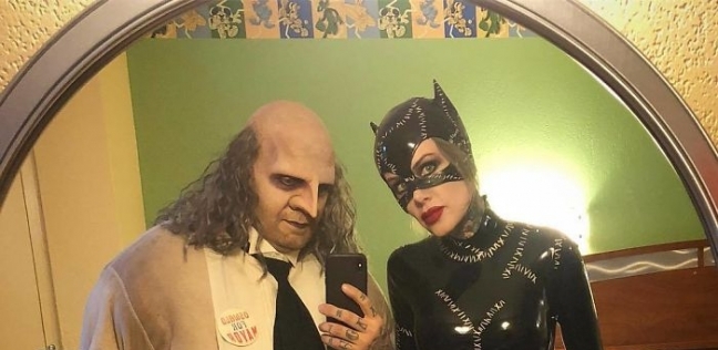 صورة لزوجين تنكرا في شكل اثنين من أعداء "باتمان"