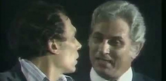 عمر الحريري مع عادل إمام في مسرحية «شاهد مشافش حاجة»