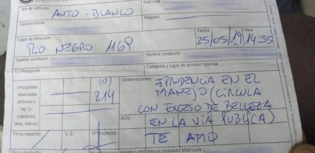 بسبب "جمالها الزائد".. شرطى "مرور الحب" يحرر مخالفة لفتاة في أوروجواي