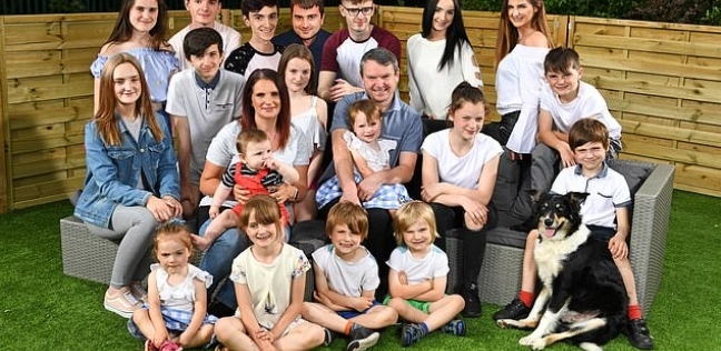 أسرة بريطانية تصبح الأكبر بطفلتهما الـ21