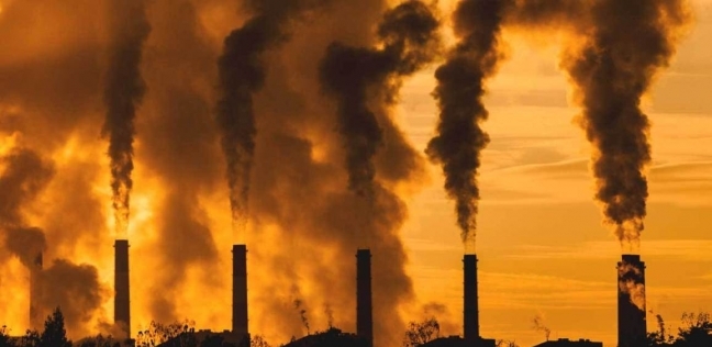 يعتبر دخان المصانع من ملوثات الهواء الرئيسية
