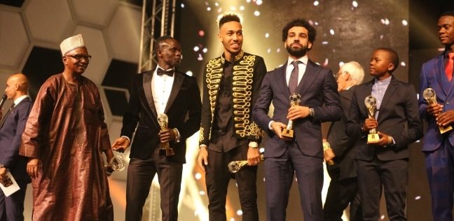 أخرهم جمعة..لاعبين ترشحوا لجائزة أفضل لاعب افريقي خارج الأهلي والزمالك