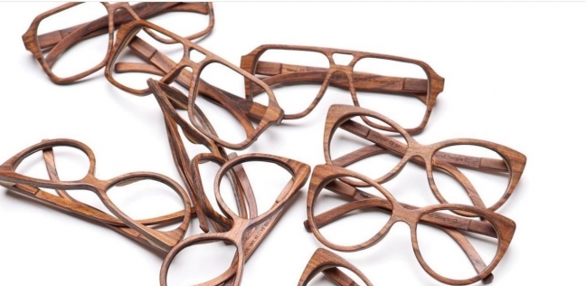 نظارات خشبية صديقة للبيئة