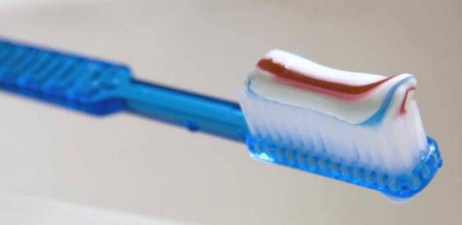 دراسة تكشف  "الوهم الأكبر" بحياة الملايين حول غسيل الأسنان بالمعجون