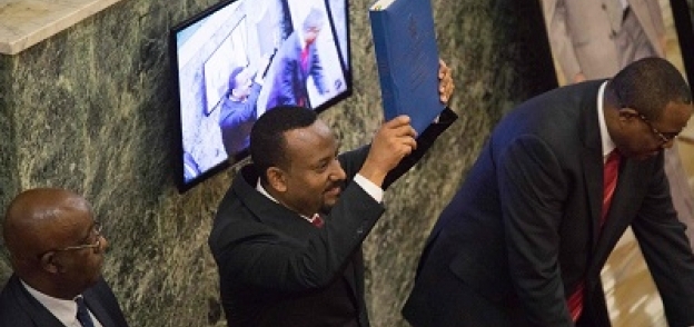 رئيس وزراء إثيوبيا يؤدى اليمين الدستورية أمام البرلمان