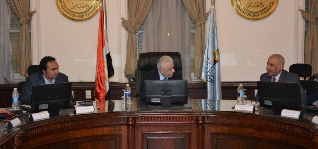 طارق شوقي وزير التربية  خلال الأجتماع