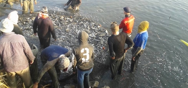 صيادو الأسماك يعانون من استغلال التجار