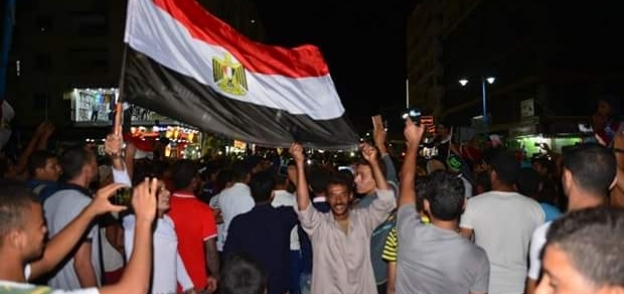 فرحة أهالى مطروح فى الشوارع بفوز منتخب مصر وصعوده لكأس العالم
