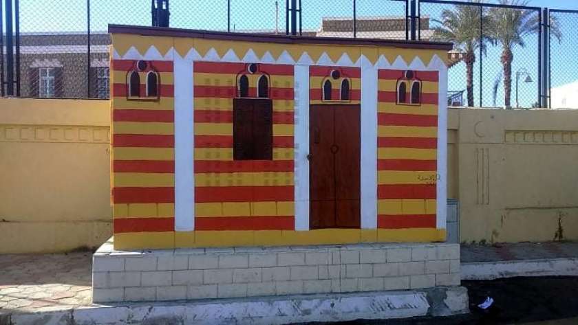 رسم وتوثيق مسجد المقشقش على كشك كهرباء