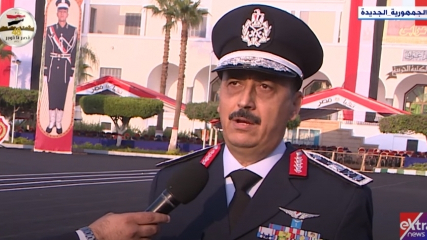 اللواء طيار أركان حرب علي حسن علي مدير الكلية الجوية