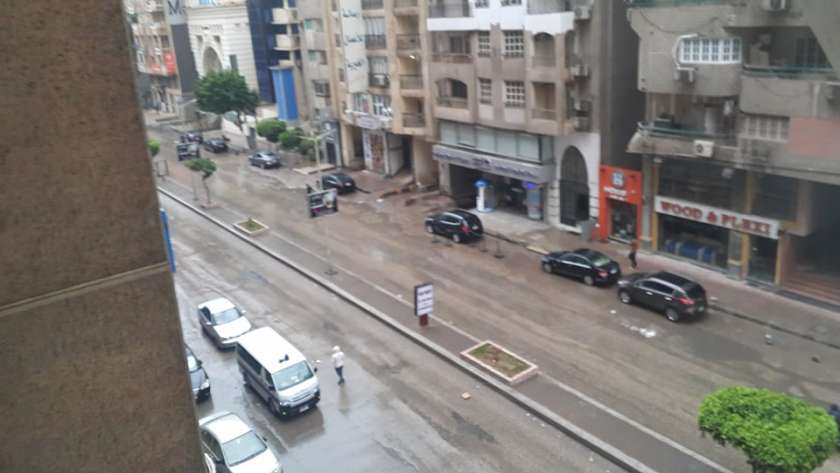 صقوط أمطار في شوارع الجيزة