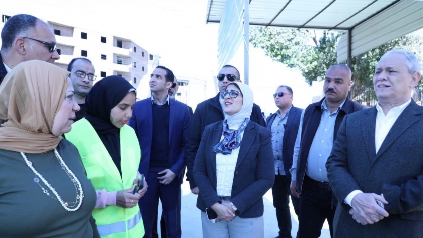 الدكتور هالة زايد وزيرة الصحة تتفقد أعمال إنشاء وحدة الشيخ موسى والحبيل بالأقصر