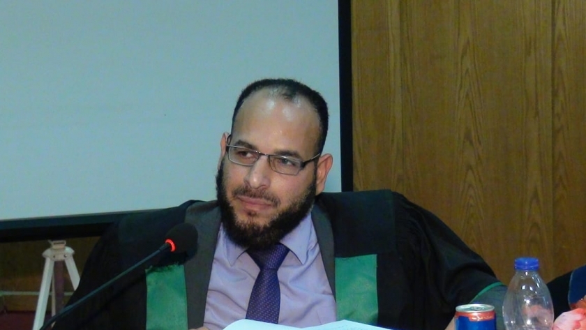 محمد كيلاني خلال مناقشة رسالة الدكتوراه