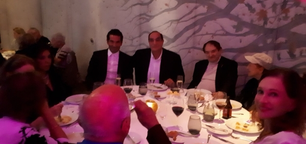 عشاء الجولدن جلوب مع فريق عمل "مولانا"