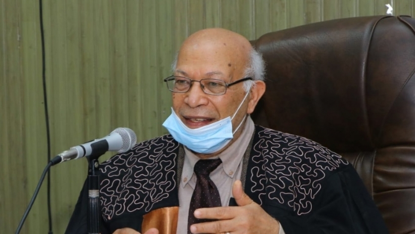 الدكتور إبراهيم الزهيري