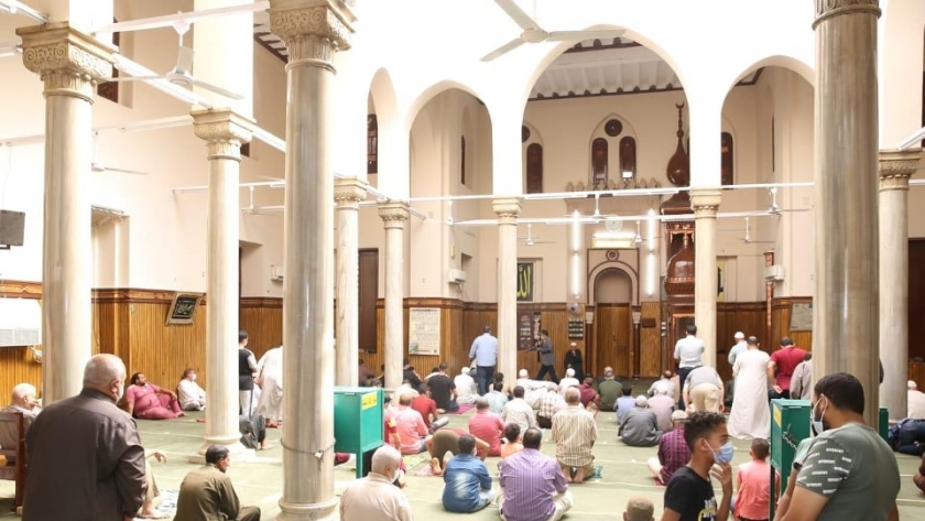 السكرتير العام يفتتح مسجد عبدالله وهبي بمدينة الفيوم بعد تطويره