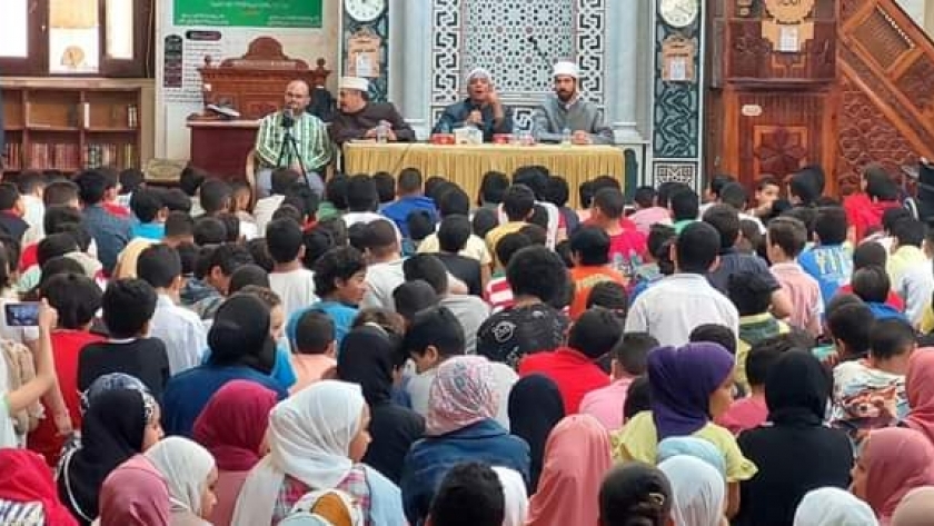 حضور كبير من الأطفال في مسجد التقوي بالاسكندرية
