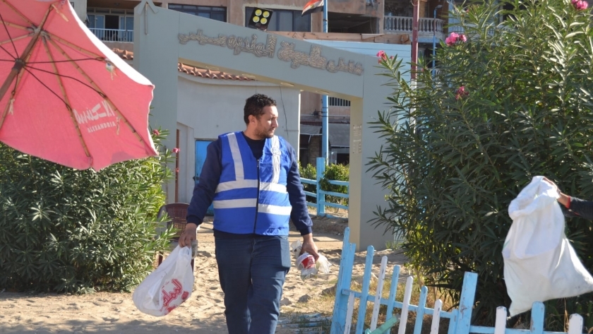 تنظيف شواطئ الإسكندرية