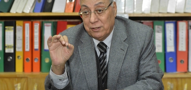 الدكتور محمد عبد المجيد رئيس لجنة مبيدات الآفات