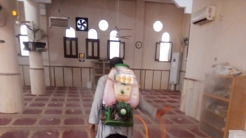 «الأوقاف» تطلق حملات نظافة وتعقيم للمساجد قبل صلاة الجمعة
