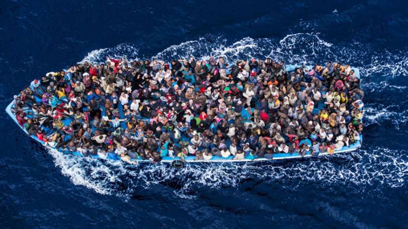 قارب للمهاجرين غير الشرعيين