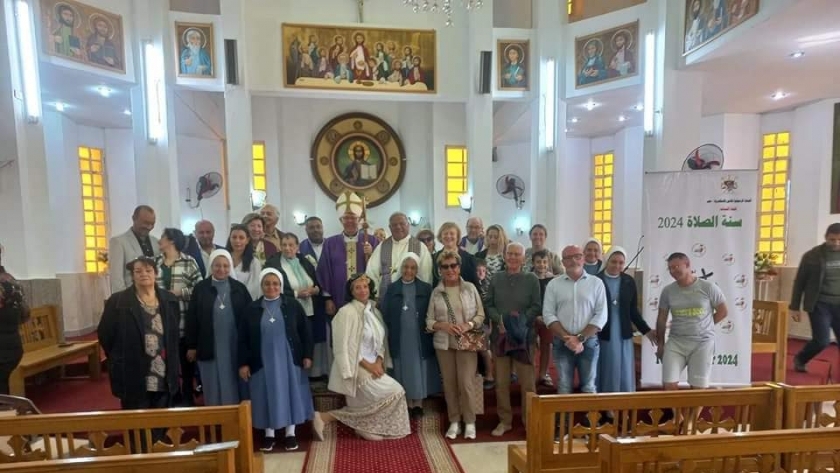 مطران الكنيسة اللاتينية بمصر خلال الاحتفال