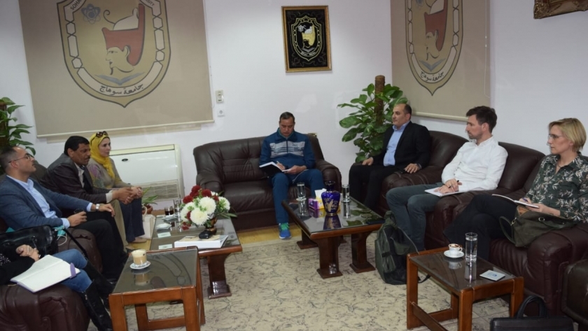 البنك الدولي في زيارة لجامعة سوهاج لبحث اليات تنفيذ برنامج " تنمية صعيد مصر" 