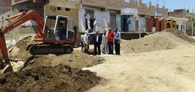 ربط شبكات مياه اولاد يحي بمدينة دار السلام في سوهاج