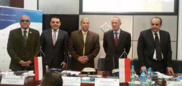 محافظ الإسماعيلية يوقع اتفاق إنشاء مصنع ألبان مصري بولندي بالمنطقة الصناعية