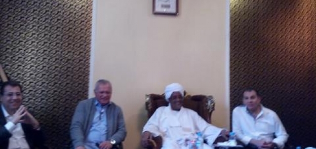 نائب الرئيس السودانى مع الوفد المصرى