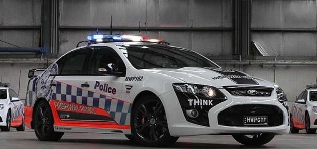 أستراليا تستخدم أسرع سيارة شرطة في العالم سعرها 450 ألف دولار