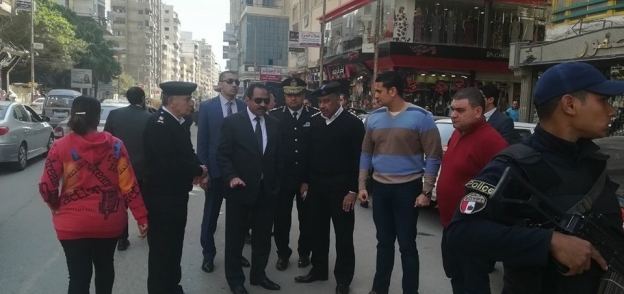 مدير أمن الإسكندرية يفاجئ الارتكازات الأمنية بالمرور قبل فتح اللجان