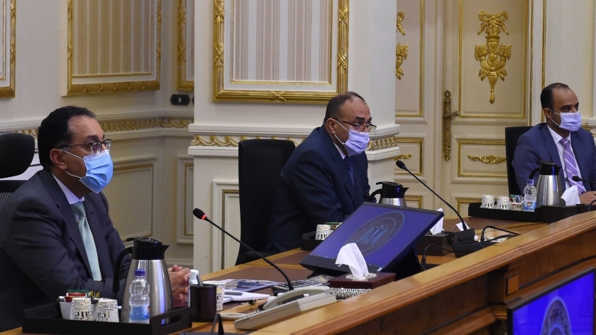 «مدبولى» خلال اجتماع سابق للحكومة حول تطوير وتنمية سيناء «صورة أرشيفية»