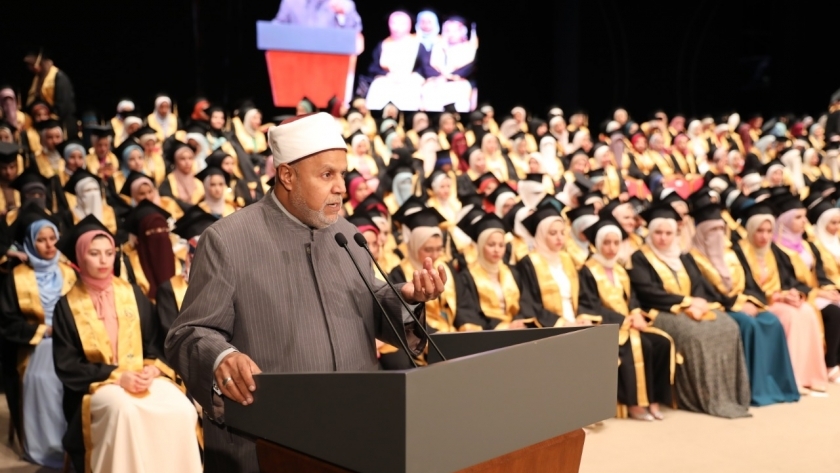 نائب رئيس جامعة الأزهر خلال احتفالية كلية طب البنات بيوبيلها الذهبي