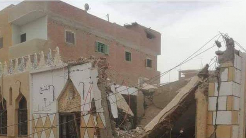 بسبب الرياح..انهيار مسجد الفتح بالعسيرات في سوهاج دون إصابات بشرية