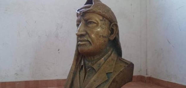 تمثال الرئيس الراحل ياسر عرفات