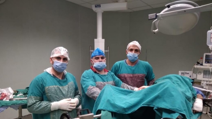 الفريق الطبى لجراحة العظام بمستشفى الضبعة