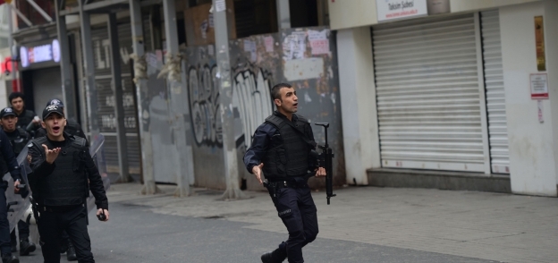نتشار الشرطة التركية في موقع الحادث
